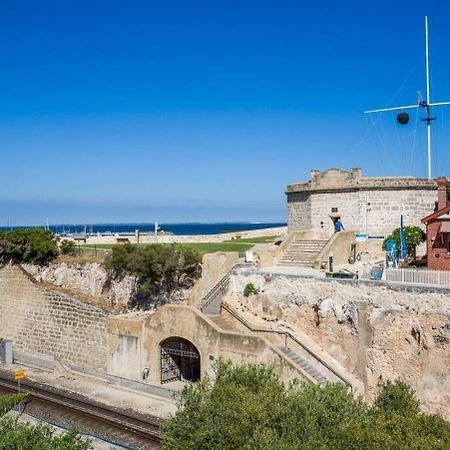 West End Warehouse Historical Opposite Beach Fremantle Bagian luar foto