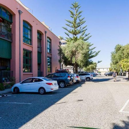 West End Warehouse Historical Opposite Beach Fremantle Bagian luar foto