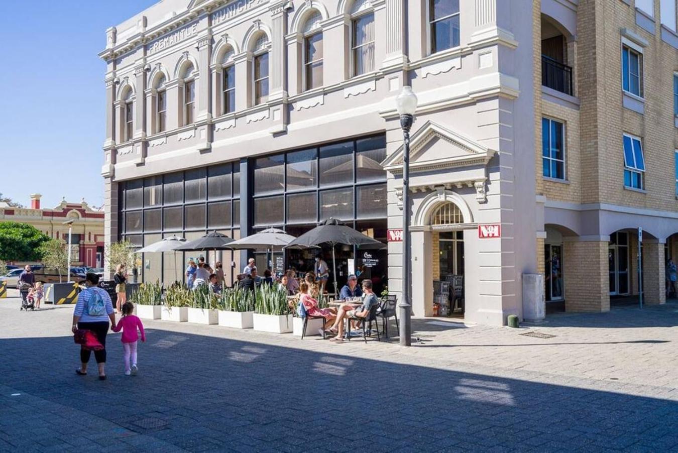 West End Warehouse Historical Opposite Beach Fremantle Bagian luar foto