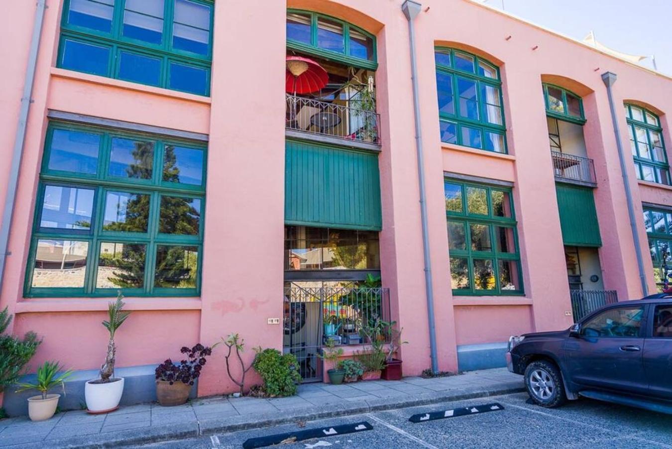 West End Warehouse Historical Opposite Beach Fremantle Bagian luar foto